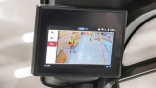 The display of the Linde Reverse Assist Camera from Linde MH shows the area to the rear of the truck.